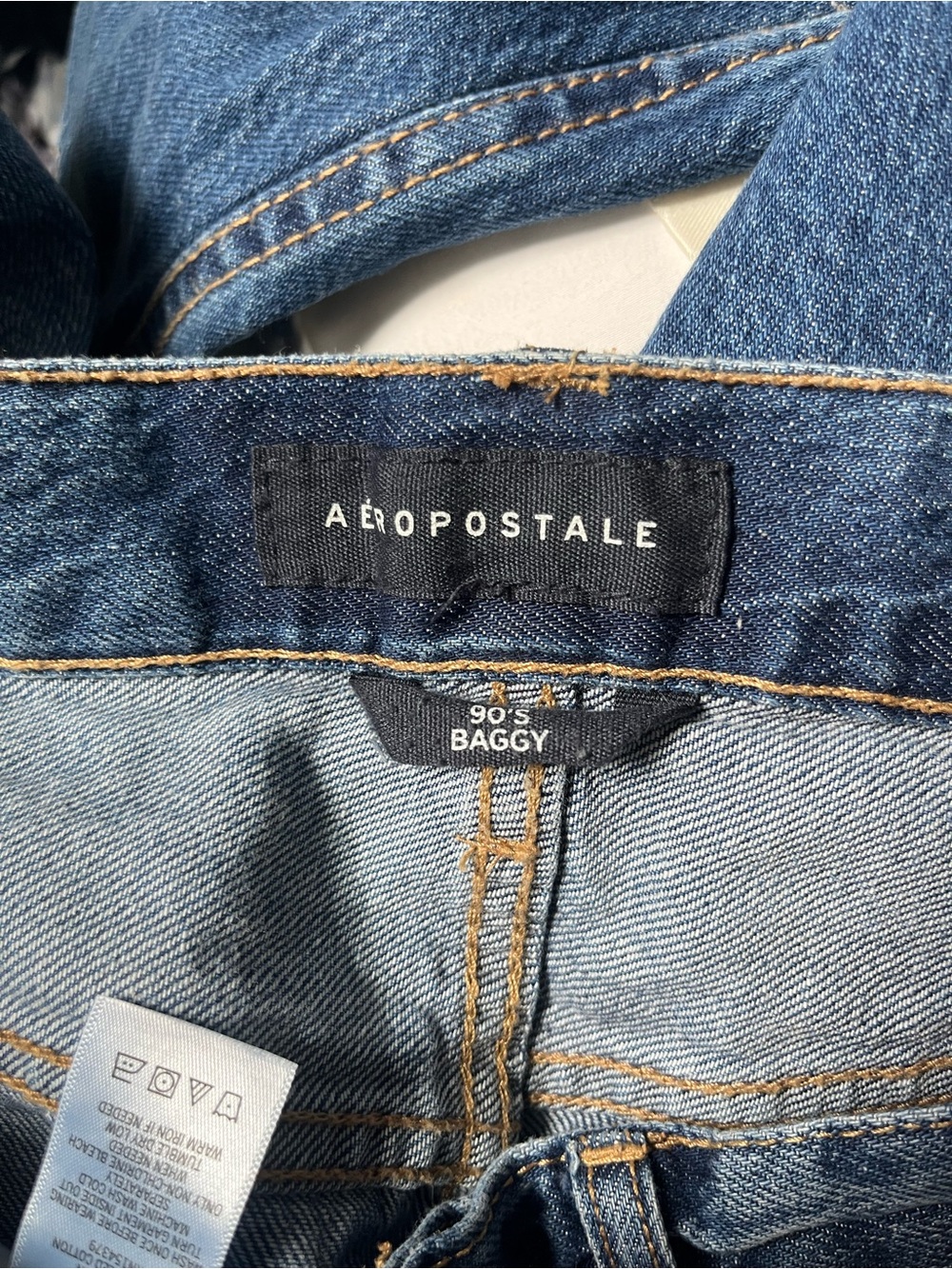Aeropostale Ripped Jeans - Picture 7 of 8
